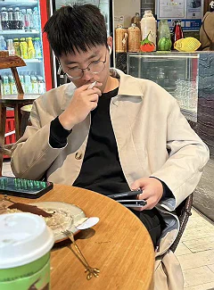 Wenzhang Yang